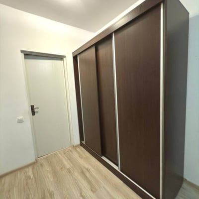 Alquiler de un acogedor apartamento de 2 habitaciones con balcón, Bucarest, Rumanía